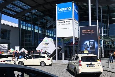 Bauma 2025, vom 7.4. bis 13.4.2025. Die bauma ist die Weltleitmesse fuer Baumaschinen, Baustoffmaschinen, Bergbaumaschin-stock-foto