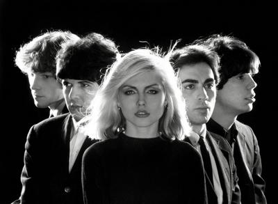 Publicity photo of Deborah Harry, Gary Valentine, Clem Burke, Chris Stein, James Destri, (Blondie) circa 1976 File Refe-stock-foto