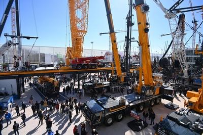 BAUMA  2025 -weltgroesste Messe fuer Baumaschinen vom 7.-13.April 2025-stock-foto