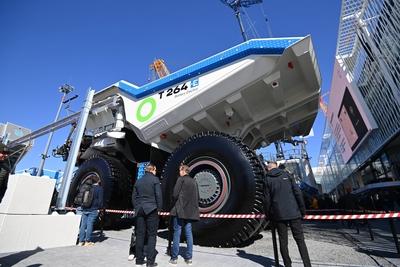 BAUMA  2025 -weltgroesste Messe fuer Baumaschinen vom 7.-13.April 2025-stock-foto