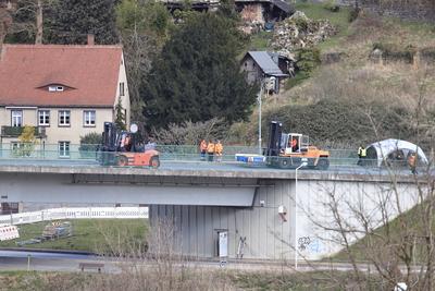 Schwerlast-Br?ckentest Bad Schandau-stock-foto