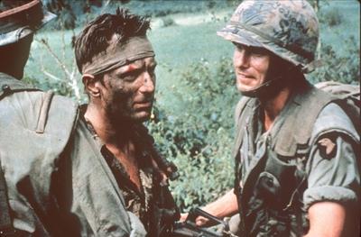 DIE DURCH DIE H?LLE GEHEN The Deer Hunter Michael ROBERT DE NIRO und seine Freund Steven JOHN SA-stock-foto
