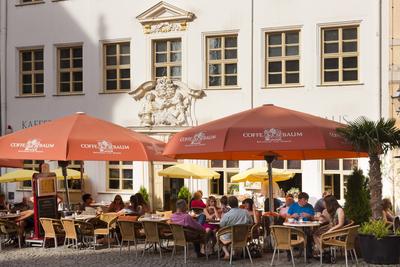 22 - Zum Arabischen Coffe Baum In Leipzig befindet sich mit dem Restaurant und Cafe Zum Arabischen Coffe Baum das neben-stock-foto