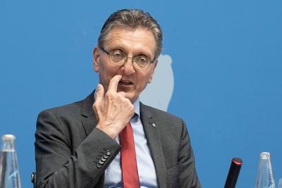 Senatspressekonferenz-stock-foto
