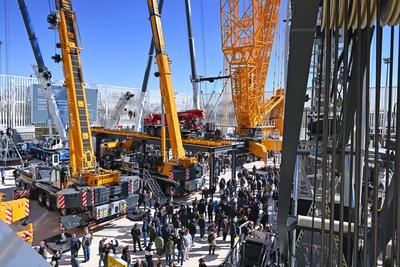 BAUMA  2025 -weltgroesste Messe fuer Baumaschinen vom 7.-13.April 2025-stock-foto