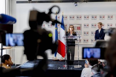 Remise du rapport de la commission d enquete parlementaire sur l aide sociale a l enfance-stock-foto