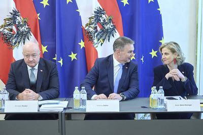 2. Arbeitsklausur Bundesregierung-stock-foto