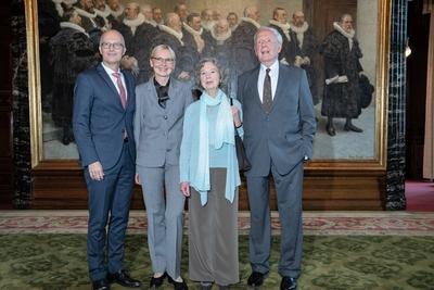 Dr Peter Tschentscher mit Ehefrau Eva Maria Ulla Hahn mit Ehemann Klaus von Dohnanyi Senatsfr?hst?-stock-foto