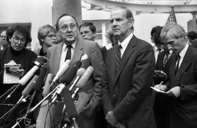 Deutschland, Bonn, 15.09.1990 Archiv-Nr.: 20-28-19 Treffen Genscher und Baker auf dem Petersberg Foto: US-Au?enminister-stock-photo