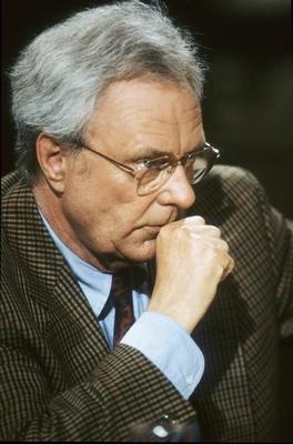 Bildnummer: 56753315  Datum: 01.02.1991  Copyright: imago/teutopressRudolf Radke (Journalist) 02/91 - Rudolf Radke im Februar 1991 Deutschland deutsch deutscher Mann Fernsehen TV Journalismus Autor Fernsehjournalist H?rfunk Rundfunk Sprecher german journalism grauhaarig seri?s Jackett Krawatte Brille hoch Portrait Halbprofil neutral nachdenklich aufgest?tzt aufst?tzend traurig People x0x xsk 1991 hoch  56753315 Date 01 02 1991 Copyright Imago teutopress Rudolf Radke Journalist 02 91 Rudolf Radke in February 1991 Germany German German Man Television TV Journalism Author TV Radio Broadcasting Spokesman German Journalism grauhaarig seriously Jacket Tie Glasses vertical Portrait Half profile neutral contemplative Aufgest?tzt aufst?tzend sad Celebrities x0x xSK 1991 vertical-stock-foto