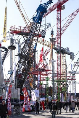 Baumaschinenmesse BAUMA 2025 in M?nchen-stock-photo