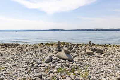 So breit war der Strand selten, der Pegel ist auf Tiefststand: Bodenseeufer bei Uhldingen-M?hlhofen. // 18.08.2022: Deut-stock-photo