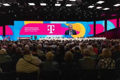 Deutsche Telekom Hauptversammlung in Bonn - 09.04.2025-stock-foto