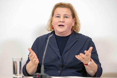 20250409 Pressebriefing vor und Pressefoyer nach der Regierungsklausur mit den Regierungsspitzen-stock-foto