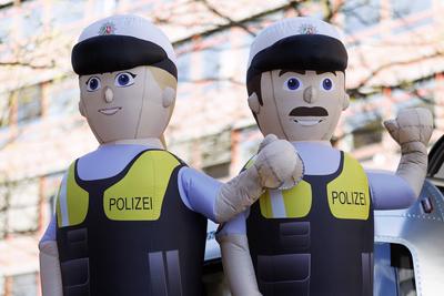 Figuren der Polizei NRW-stock-photo