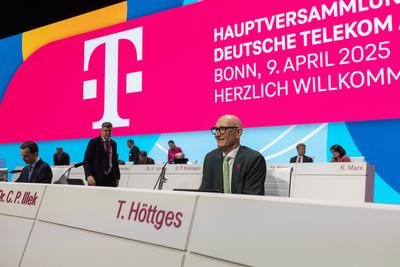 Deutsche Telekom Hauptversammlung in Bonn - 09.04.2025-stock-foto
