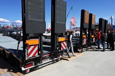 Bauma 2025, vom 7.4. bis 13.4.2025. Die bauma ist die Weltleitmesse fuer Baumaschinen, Baustoffmaschinen, Bergbaumaschin-stock-foto