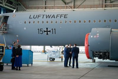 Besuch des Bundespraesidenten bei der Flugbereitschaft BMVg-stock-photo