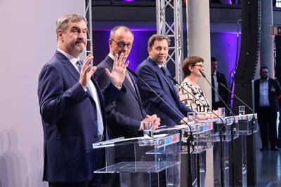 CDU CSU SPD KoalitionsPressekonferenz-stock-foto