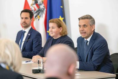 20250409 Pressebriefing vor und Pressefoyer nach der Regierungsklausur mit den Regierungsspitzen-stock-foto