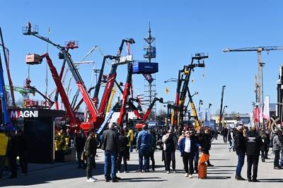 Bauma 2025, vom 7.4. bis 13.4.2025. Die bauma ist die Weltleitmesse fuer Baumaschinen, Baustoffmaschinen, Bergbaumaschin-stock-foto