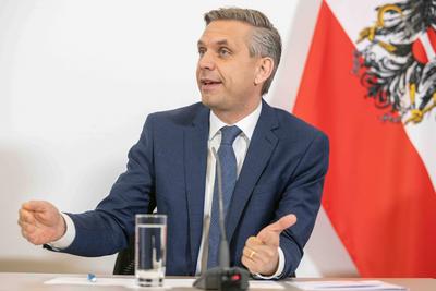 20250409 Pressebriefing vor und Pressefoyer nach der Regierungsklausur mit den Regierungsspitzen-stock-foto
