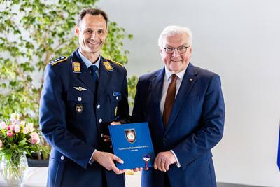 Bundespr?sident Steinmeier zu Besuch bei der Flugbereitschaft B, Bundespr?sident Frank-Walter Steinmeier besuchte am Mit-stock-foto