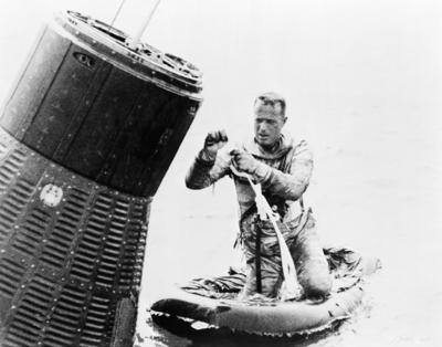S62-02852 (1962) --- Astronaut M. Scott Carpenter, prime pilot for the Mercury-Atlas 7 (MA-7) mission, goes through a wa-stock-foto