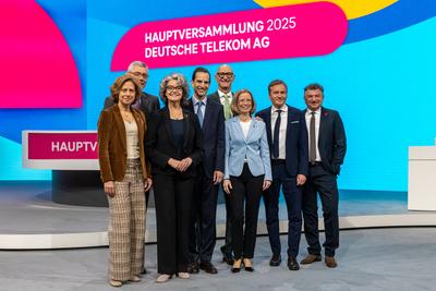 Deutsche Telekom Hauptversammlung in Bonn - 09.04.2025-stock-foto