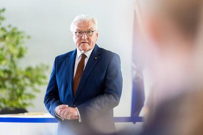 Bundespr?sident Steinmeier zu Besuch bei der Flugbereitschaft B, Bundespr?sident Frank-Walter Steinmeier besuchte am Mit-stock-foto