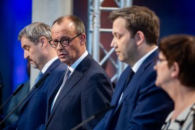 CDU, CSU und SPD kuendigen Erfolg bei Koalitionsverhandlungen-stock-foto