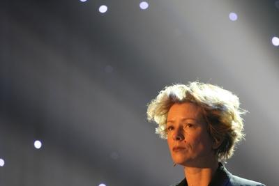 8/ Konzert: S?ngerin Christine Sch?fer (Sopran), Eine Messe f?r den roten Mond, Livesendung, Sopranistin, Oper, Klassik,-stock-foto