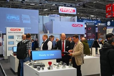 Bauma 2025, vom 7.4. bis 13.4.2025. Die bauma ist die Weltleitmesse fuer Baumaschinen, Baustoffmaschinen, Bergbaumaschin-stock-foto