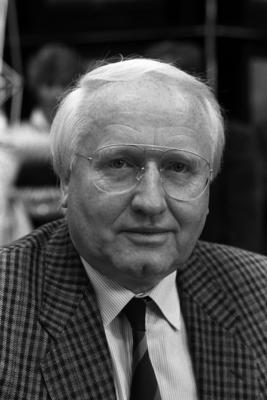 Werner Veigel, Nachrichtensprecher, bei einer NDR-Veranstaltung in Hamburg, Oktober 1987 *** Werner Veigel, newsreader,-stock-foto