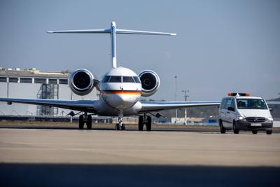 Bundespr?sident Steinmeier zu Besuch bei der Flugbereitschaft B, Bundespr?sident Frank-Walter Steinmeier besuchte am Mit-stock-foto