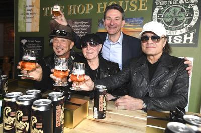 Rudolf Schenker, Klaus Meine, Mike G?rtner, Matthias Jabs-stock-foto