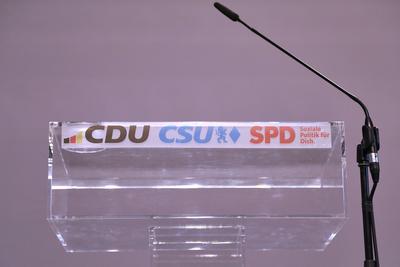 Berlin, Deutschland, 09.04.2025: Deutscher Bundestag, Paul-L?be-Haus: Bekanntgabe Einigung auf Koalition von CDU, CSU un-stock-foto