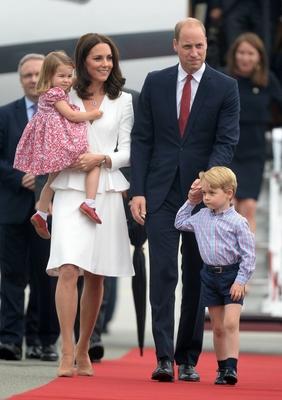 219405 Papixs Starface 2017 07 17 Varsovie Pologne Le Duc et la Duchesse de Cambridge en visite en-stock-photo