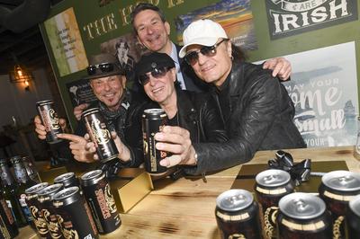 Rudolf Schenker, Klaus Meine, Mike G?rtner, Matthias Jabs-stock-foto