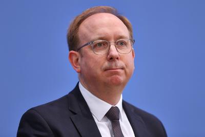 Berlin, Deutschland, 10.04.2025: Bundespressekonferenz: Vorstellung des 33. T?tigkeitsberichts f?r den Datenschutz und d-stock-foto