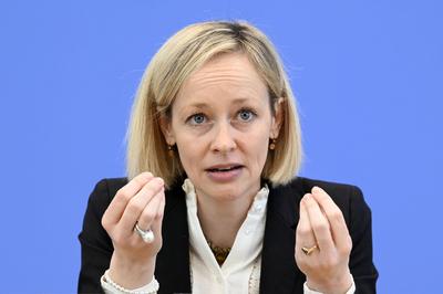Louisa Specht-Riemenschneider-stock-foto