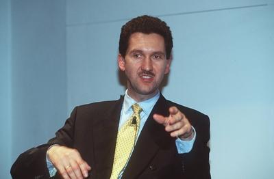Bildnummer: 56876258  Datum: 01.10.1998  Copyright: imago/teutopressAchim Twardy (Verlagsleiter Bild ) 10/98 her Mann Verlag F?hrung Leitung Bild Zeitung Zeitschrift kurzhaarig Schn?uzer dunkelhaarig seri?s Krawatte Jackett Hemd sitzend angelehnt aufst?tzend sprechend gestikulierend halb quer People x0x xsk 1998 quer  56876258 Date 01 10 1998 Copyright Imago  Achim Twardy Publishing director Picture 10 98 her Man Verlag Leadership Line Picture Newspaper Magazine short Schn?uzer dark haired seriously Tie Jacket Shirt seated relationship aufst?tzend Spoken gesticulating half horizontal Celebrities x0x xSK 1998 horizontal-stock-foto