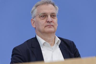 Diagnose Wirtschaftsforschung Fr?hjahr 2025-stock-photo