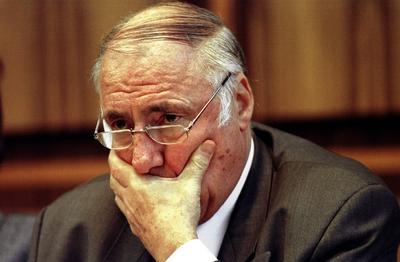 Bildnummer: 52079648  Datum: 15.01.1999  Copyright: imago/J?rgen EisSiegfried Unseld (GER/Verleger Suhrkamp Verlag) anl?sslich einer Pressekonferenz in Bonn, Personen , pessimistisch , Nachdenklichkeit; 1999, Bonn, Pressetermin, Manager, , ,; , quer, Kbdia, Einzelbild, close, Medienunternehmen, Wirtschaft, Deutschland, Randbild, People o0 Unternehmer-stock-foto