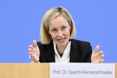 Louisa Specht-Riemenschneider-stock-foto