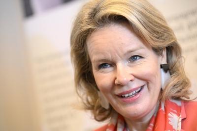 Queen Mathilde Visits Housing Solidarity-stock-foto