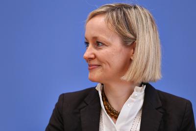 Berlin, Deutschland, 10.04.2025: Bundespressekonferenz: Vorstellung des 33. T?tigkeitsberichts f?r den Datenschutz und d-stock-foto