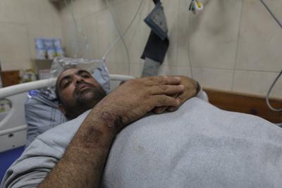 Palestinian prisoners released by the Israeli army are taken to Al-Aqsa Martyrs Hospital-stock-foto