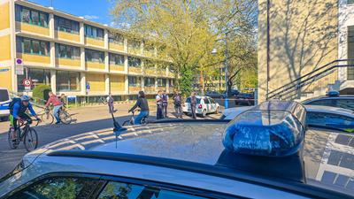 Bombenfund in Freiburg im Breisgau: 250 Kilogramm schwere Fliegerbombe bei Bauarbeiten in der Freiburger Innenstadt gefunden - Evakuierungen im Sicherheitsradius von 100 Metern - Universit?tsgeb?ude und auch Teile von St. Josefskrankenhaus Freiburg werd-stock-photo