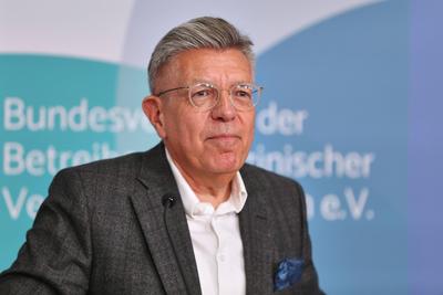 Berlin, Deutschland, 10.04.2025: Haus der Bundespressekonferenz: Vorstellung Rechtsgutachten BBMV e.V. - Ist nach der Wa-stock-foto